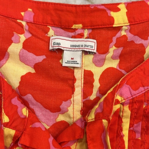 VINTAGE GAP | Red/Yellow/Purple Camo Button Up Sleeveless Blouse | Medium - Picture 9 of 10